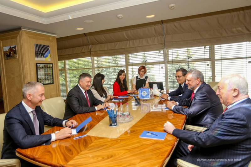 Антисемитские настроения являются недопустимыми в Украине, - Аваков